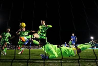 Kiper Filipina Ini Lakukan 3 Penyelamatan Beruntun, Cocok Jadi Superman!