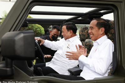Keren, Prabowo Subianto Sopiri Presiden Jokowi Naik Maung!