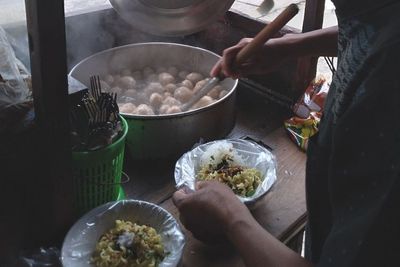 Makan Bakso di Sini Boleh Nambah Gratis Sampai Kenyang, Konsepnya Dagang Apa Beramal?