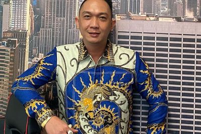 Pengusaha Tajir Jhon LBF Tawari Kerja Karyawan yang Nangis di Minimarket, Gaji Lebih Gede