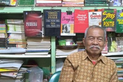 Kisah Kakek Mustakim: 60 Tahun Berjualan Buku Mengajarkan Sabar, Tabah dan Berhati Luas