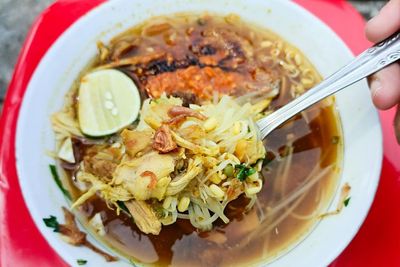 Tempat Boleh Kecil tapi Soto Ayam di Gang Kecil Ini Laku 400 Porsi Sehari, Ini Sebabnya