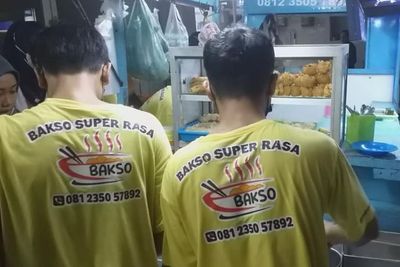 Pantesan Omzetnya Rp7 Juta Sehari, Ternyata Bakso Super Rasa Punya Kuah yang Berbeda !