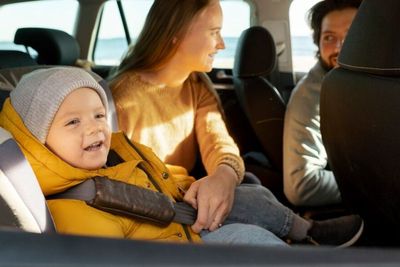 Tips Membawa Bayi saat Traveling Jauh, Dijamin Anti Rewel dan Nangis