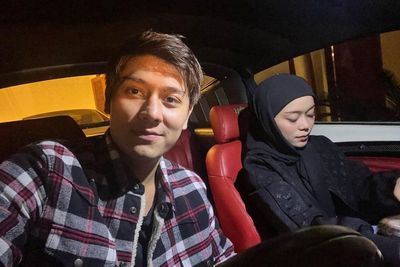 Rizky Billar dan Lesti Kejora Malam-malam ke Polda Metro Jaya Jadi Sorotan