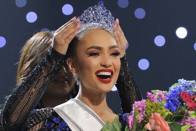 Kisah Unik Miss Universe 2022 R Bonney Gabriel Ngaku Enggak Keramas 2 Minggu!