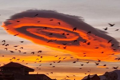 Heboh Kemunculan Awan Aneh Mirip Piring Terbang di Turki, Benarkah Portal Alien?