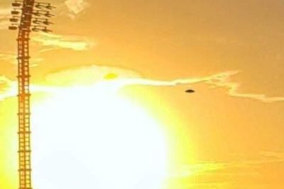 Seram! Ada Objek Terbang Tidak Diketahui Mirip UFO di Stadion Bola Meksiko, Invasi Alien?