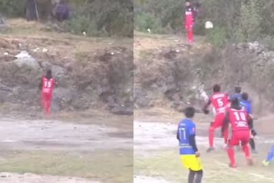 Aksi Kocak Sepak Bola Tarkam Guatamela: Mesti Naik Bukit Dulu Buat Tendangan Pojok!