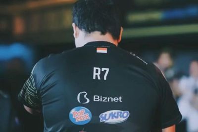 Pensiun dari Kompetisi Mobile Legends, R7 Gak Bisa Move On dari RRQ Hoshi