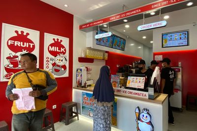 Cabangnya Menguasai Ruko Kosong, Ini Alasan Mixue Bisa Viral dan Cuan di Indonesia