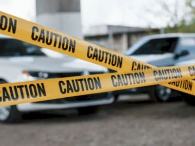 Viral 2 Motor Ringsek Tak Berbentuk di Jaksel, Ditabrak Pemobil Wanita