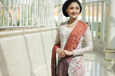 Dampingi Kaesang, Erina Gudono Tampil Cantik Dibalut Kebaya Putih yang Dibuat Hanya 12 Jam