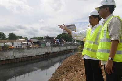 Demi Atasi Banjir, Presiden Jokowi Minta Pemprov DKI Jakarta Konsisten Normalisasi Sungai