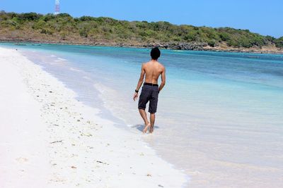 Mirip Dreamland Bali, Pantai Air Cina Tawarkan Beragam Aktivitas Seru di NTT