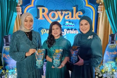 Royale Hijab Blue Sapphire Ajak Ladies Merasakan Inspirasi Wangi Para Bangsawan Dalam Diri