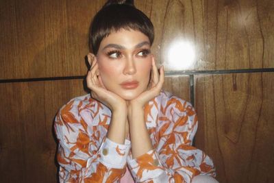 Bikin Salfok! Luna Maya Tampil dengan Poni Pendek, Disebut Mirip Bella Hadid