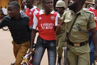 Parah! Fans Arsenal Ditangkap Polisi Uganda, Alasannya Bikin Geleng-geleng Kepala