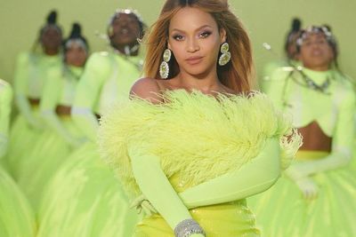 Ayah Beyonce Buka Suara Usai Anaknya Dikritik karena Konser di Dubai: Berpikiran Sempit!