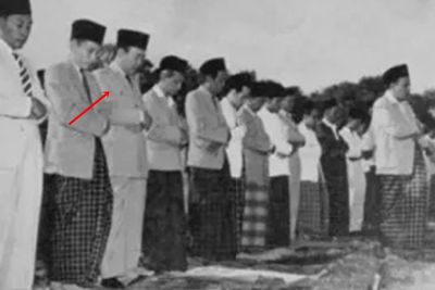 Aneh tapi Nyata! Soekarno Gak Mempan Ditembak dari Jarak 7 Meter saat Salat Idul Adha