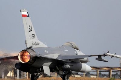 Susul Tank Jerman, AS akan Kirim F-16 Bantu Ukraina Serang Rusia