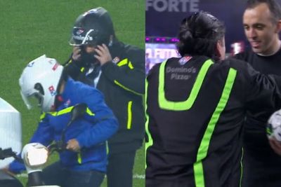 Lawak! Brand Pizza Jadi Sponsor Piala Liga Portugal, Antarkan Bola Pakai Motor Delivery