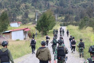 Jembatan Putus, 3 Anggota Polri dan 1 TNI Hanyut Hilang di Sungai Diguel Papua