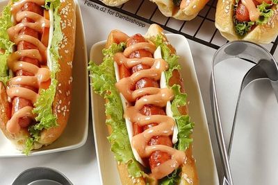 Resep Hot Dog Sosis ala Rumahan, Cara Membuatnya Sederhana!