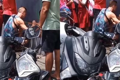Bule ABG yang Lakukan Vandalisme di SD Kuta Utara Cat Kembali Tembok Sekolah