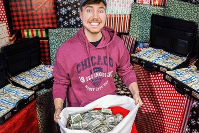 Pasca Dikritik, MrBeast Janji Beri Semua Uangnya untuk Membantu Orang Sebelum Mati