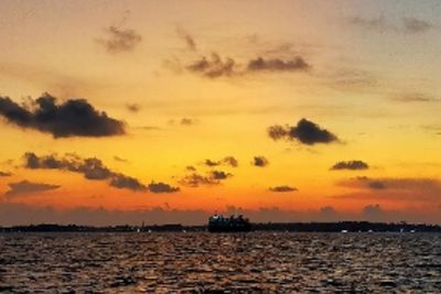 Sunsetnya Indah! Ini 3 Hal yang Bisa Dilakukan di Taman Mattirotasi, Gak Akan Bosan!