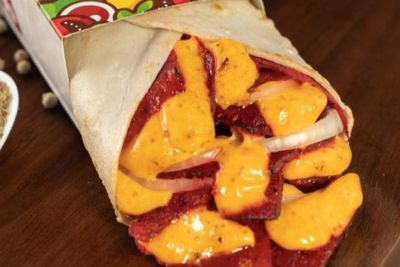 Gak Usah ke Resto Mahal, Kebab Viral di Jogja Sajikan Daging Melimpah Harga Murah!