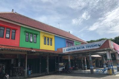 Memakan Dana Rp20 Miliar, Sentra Batik Trusmi di Jalur Pantura Kok Malah Sunyi Sepi?