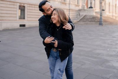 Kompak dan Mesranya Potret Kiky Saputri dan Khairi Honeymoon di Italia
