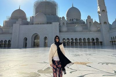 Jennie BLACKPINK Pakai Hijab Kunjungi Masjid di Abu Dhabi: MasyaAllah, Mau Kajian?