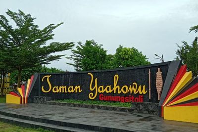 Short Healing ke Taman Yaahowu di Gunungsitoli, Ada Rumah Adat Nias Berdesain Modern