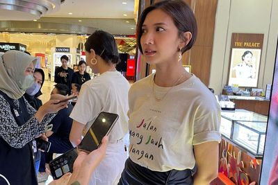 Sheila Dara Kenakan Liontin Emas di Film JJLP, Ternyata Segini Harganya