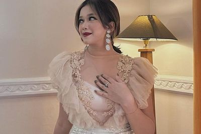 Pesona Brisia Jodie Pakai Lipstik Merah Bold Pakai Gaun Ketat Berenda, Banyak Dipuji