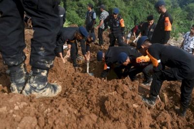 Perjuangan Masyarakat Dataran Gayo, Swadaya Perbaiki Jembatan Enang-Enang Demi Kelancaran Akses Pascabencana