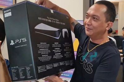 Jhon LBF Beliin Tiko PS5, Listrik Bulanan Ditanggung Seumur Hidup
