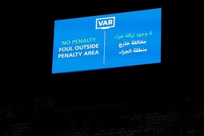 Di Piala Dunia Klub 2023 Wasit Wajib Beri Penjelasan Hasil VAR ke Penonton, Kenapa?