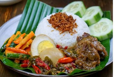 Resep Nasi Campur Sederhana Khas Solo, Cara Membuatnya Mudah!