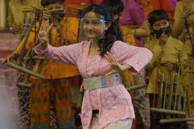 Tempat Wisata Populer di Bandung, Saung Udjo Asyik Buat Belajar Main Angklung