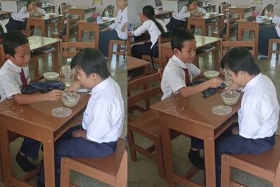 Bikin Terenyuh! Bocah Ini Sabar Bantu Teman Spesial Makan, Aksinya Banjir Pujian