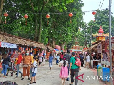 Puluhan Ribu Wisatawan Padati Pulau Kemaro Rayakan Cap Go Meh, Polisi Imbau Taati Aturan