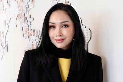 Bandingin Nih! Before After Wajah Titi DJ Usai Oplas Umur 56 Tahun di Korea: Sumpah Cantik