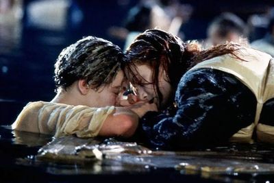Jadi Perdebatan, James Cameron Sebut Jack Sebenarnya Bisa Saja Selamat di Film Titanic