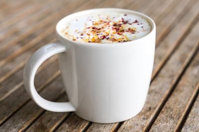 Resep Cokelat Putih Panas, Minuman Spesial Penghangat Badan