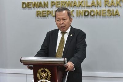 Tidak Ada Kerugian Konstitusional bagi Pemohon Uji Materiil UU Guru dan Dosen