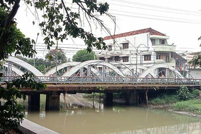 Di Luar Nalar! Jembatan Penuh Misteri Ini Pernah Dibom Belanda, Namun Enggak Hancur